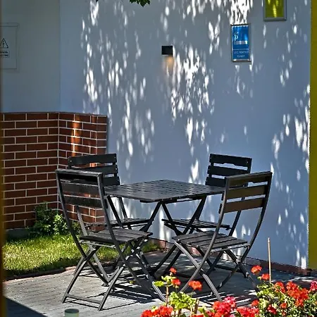 Happy Day - Motorcycle Friendly Guest house