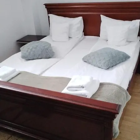 Happy Day - Motorcycle Friendly Guest house