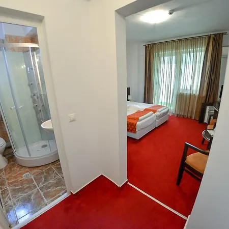 Guest house Happy Day - Motorcycle Friendly 3*